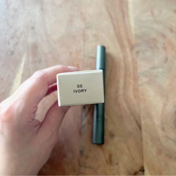 Burberry Cashmere Concealer 00 ivory - Picture 2 of 3